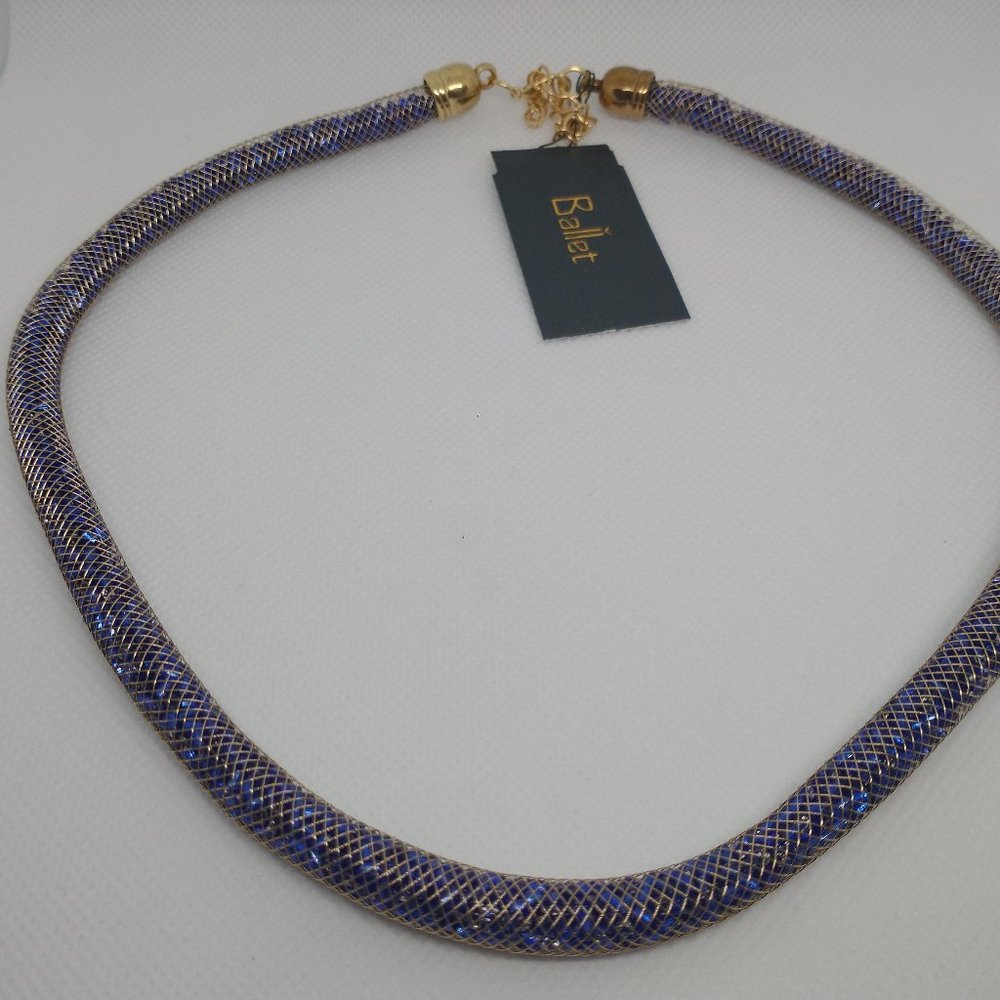 Metal Netted Flex Necklace with Inner Blue Tone